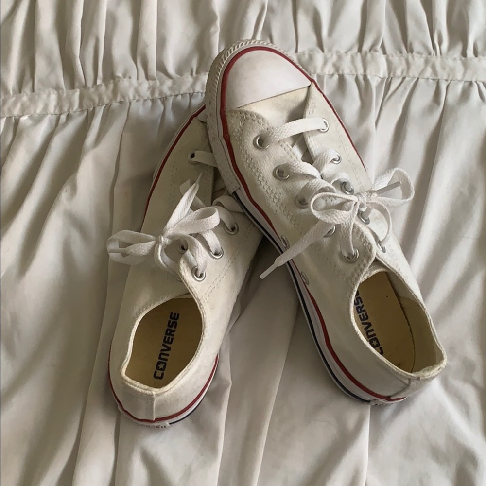 white all star low top converse